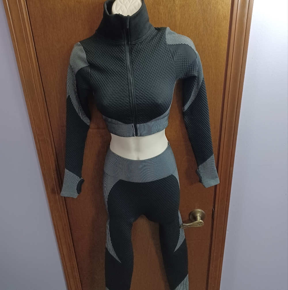 Ladies 2 piece activewear